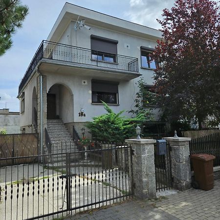 Pokoje Pracownicze Кімнати Для Працівників,Гуртожиток Swarzędz Exterior foto