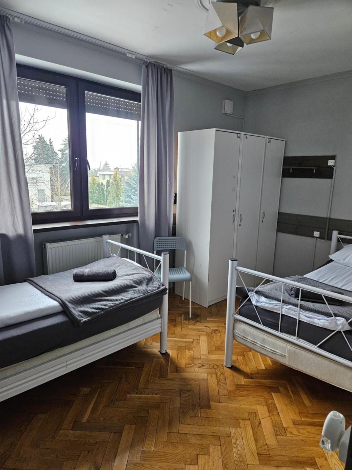 Pokoje Pracownicze Кімнати Для Працівників,Гуртожиток Swarzędz Exterior foto